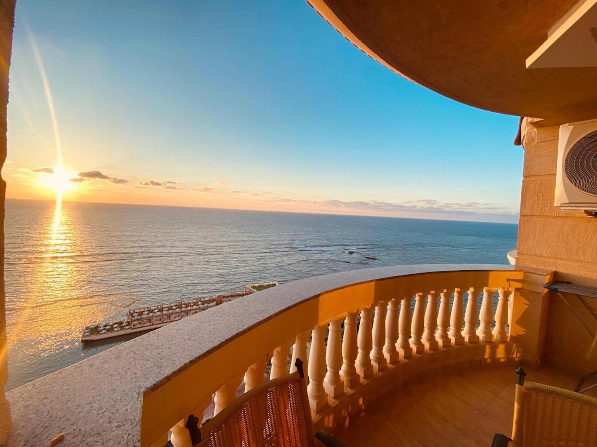 Luxury Beachfront Dream Alexandria