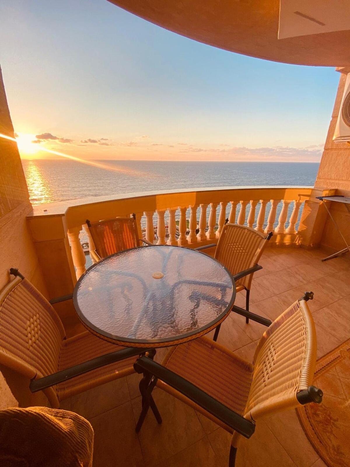 Luxury Beachfront Dream Apartment
